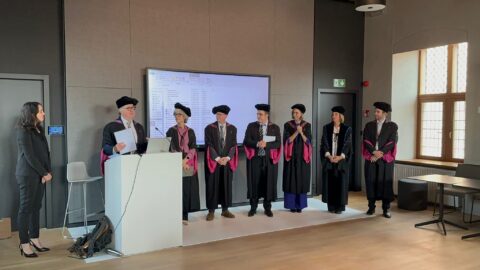 Zum Artikel "Dressing up for a special PhD defense"