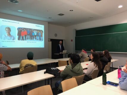 Zum Artikel "Guest lecture with Dr. Michael Christiansen"