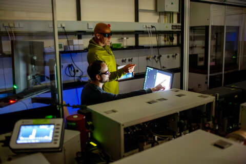 Towards entry "FAU-Chemiker/-innen legen mittels Druck Mechanismen der Elektronenübertragung offen – Ein wichtiger Schritt zur Steuerung der Energiekonversion und Redoxkatalyse"