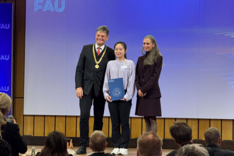 Towards entry "Yifan Bo Receives the Schüssler Prize for Research Excellence and Social Engagement"